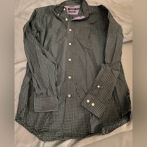 Men Nautica plaid long sleeve shirt.